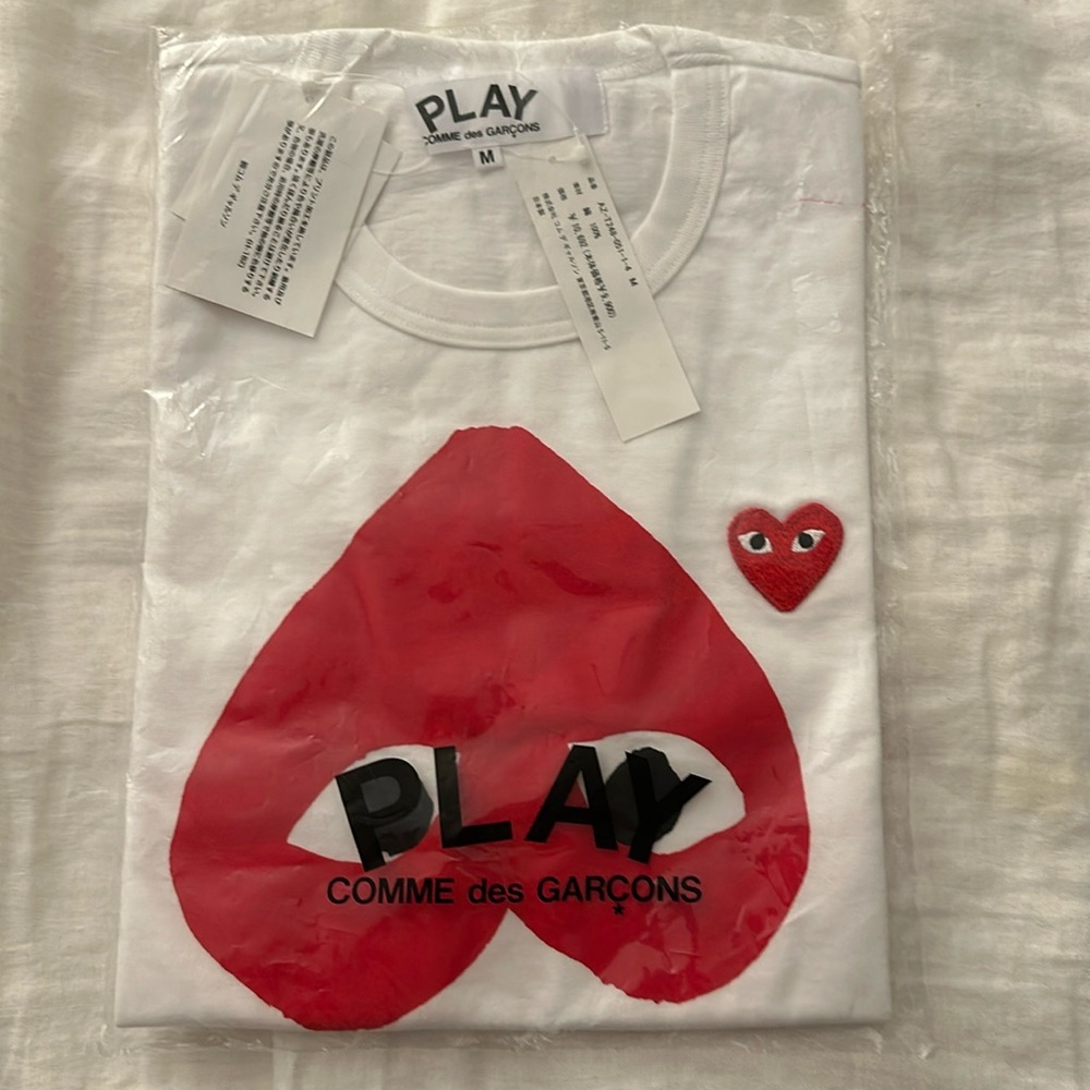 Comme des Garçons T Shirt Brand New (Fits like a small)